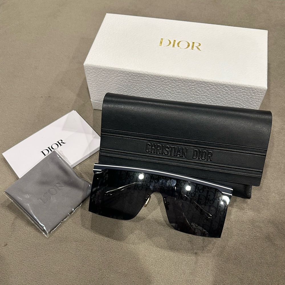 Dior Club M1U sunglass